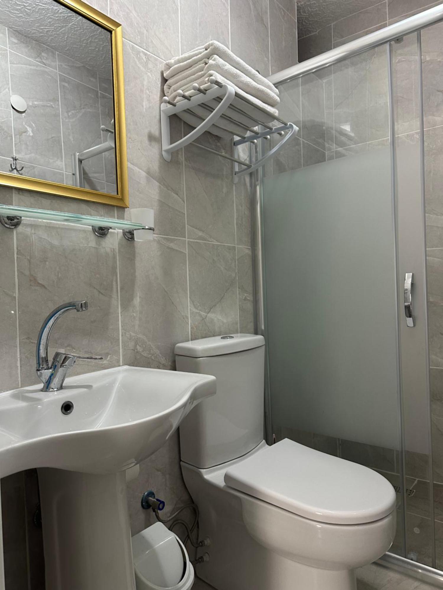 Alha Apart Otel Istanboel Buitenkant foto
